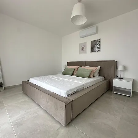 Daire Penthouse I Sjokanten Pa Dejablue