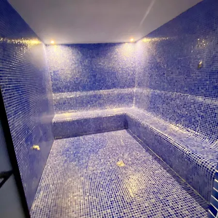 아파트 Penthouse I Sjokanten Pa Dejablue 키레니아