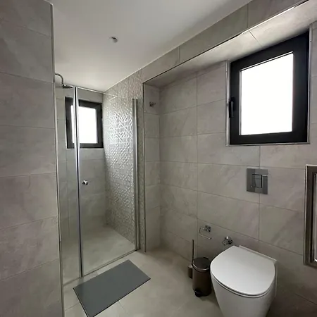 Penthouse I Sjokanten Pa Dejablue Apartament Kirenia