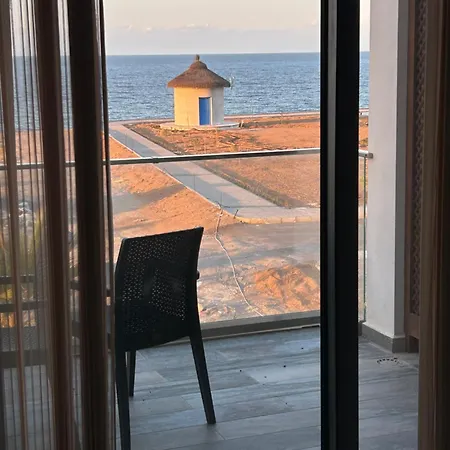Penthouse I Sjokanten Pa Dejablue Apartament Kirenia